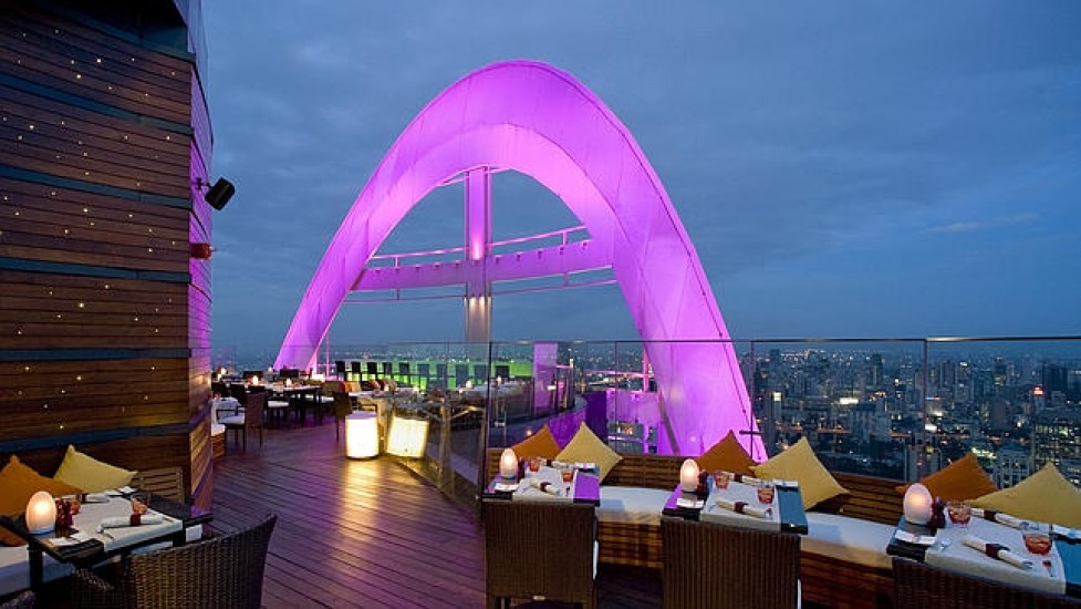 red_sky_bar_bangkok-03-8a739e38c6e82613f35dc98d1cc425d6 (1)