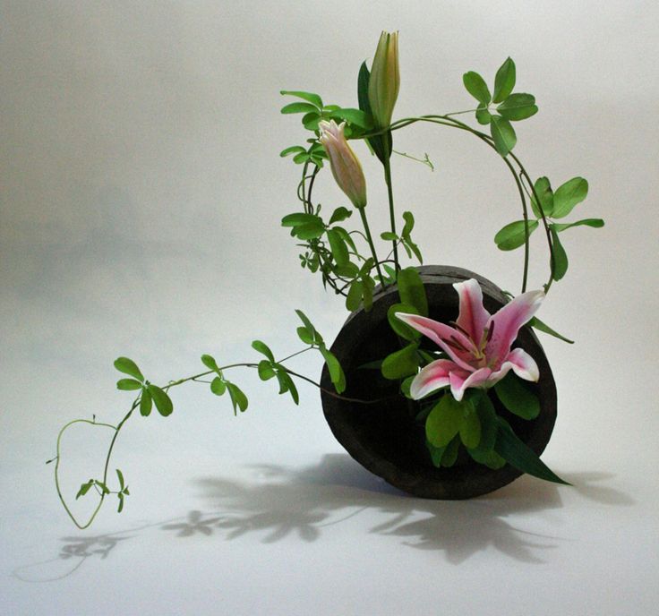 ikebana art of flower arrangement japanese culture traditions japanese culture facts