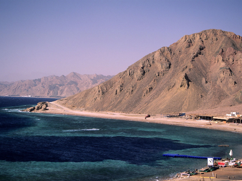 Dahab-blue-hole-beach