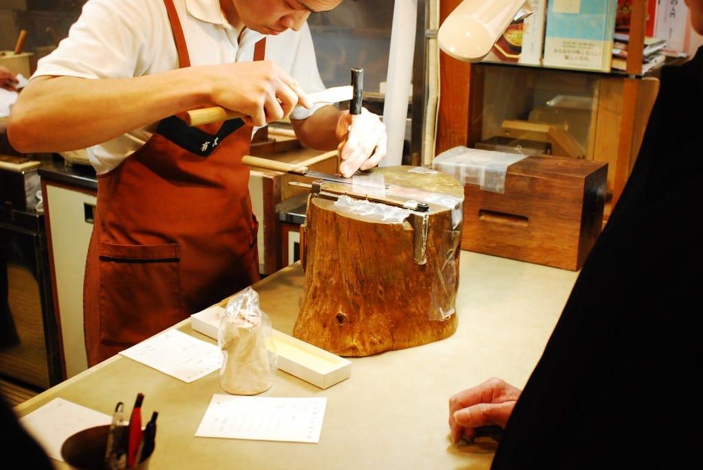 Nishiki-Market-Street-kyoto-things to do in nishiki market kyoto (18)