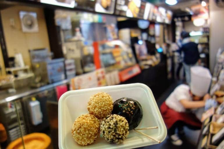 Nishiki-Market-Street-kyoto-things to do in nishiki market kyoto (24)