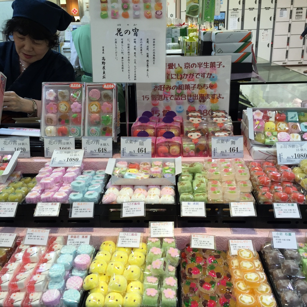 Nishiki-Market-Street-kyoto-things to do in nishiki market kyoto (30)