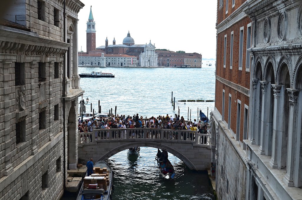 The Bridge of Sighs8 Image by: Ponte dei Sospiri Venezia blog.