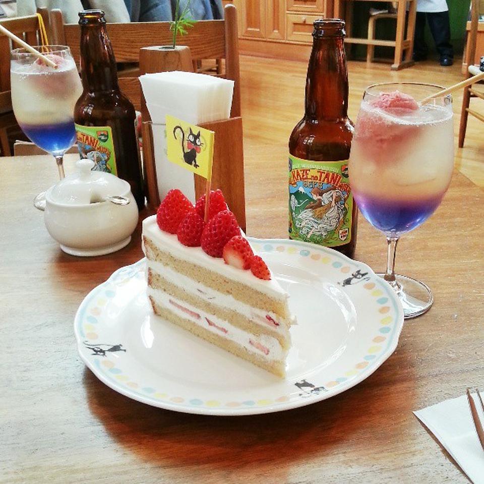 The Straw Hat Cafe