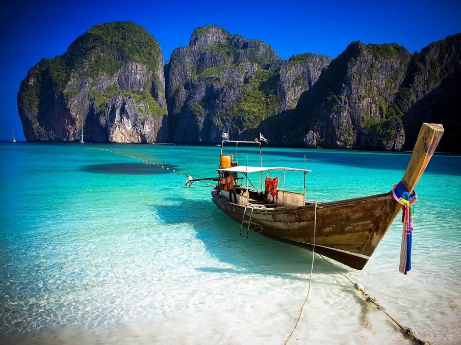 Maya in Ko Phi Phi top beaches in phuket best beaches in phuket best beach in phuket for couples