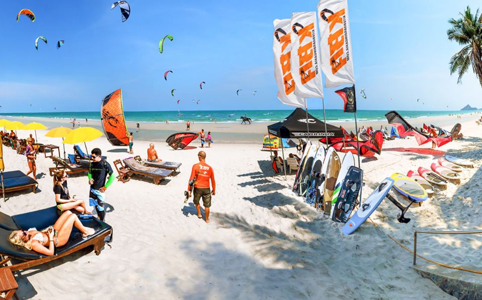 Nai-Yang-beach kitesurfing