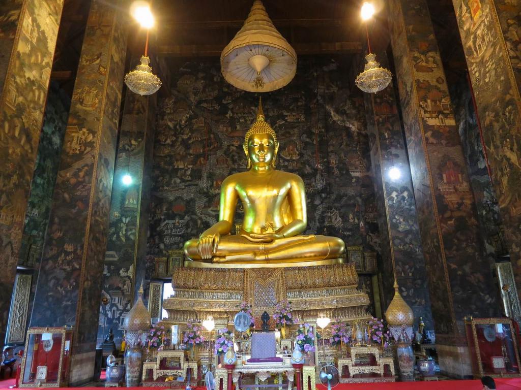 Wat_suthat_temple bangkok1 best temples in bangkok famous temples in bangkok
