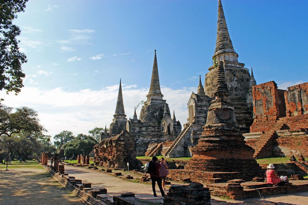 chedis-of-wat-phra-si-sanphet-ayutthaya-Thailan