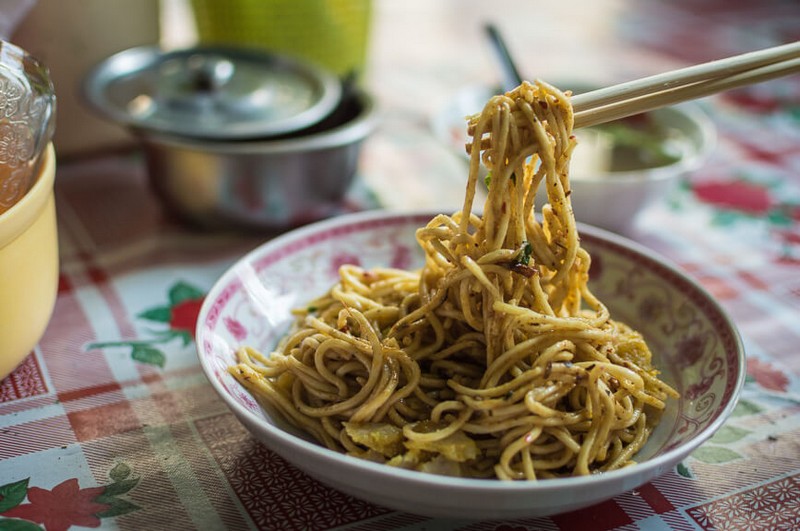 Khao sueh thoke Myanmar yangon food guide yangon food blog