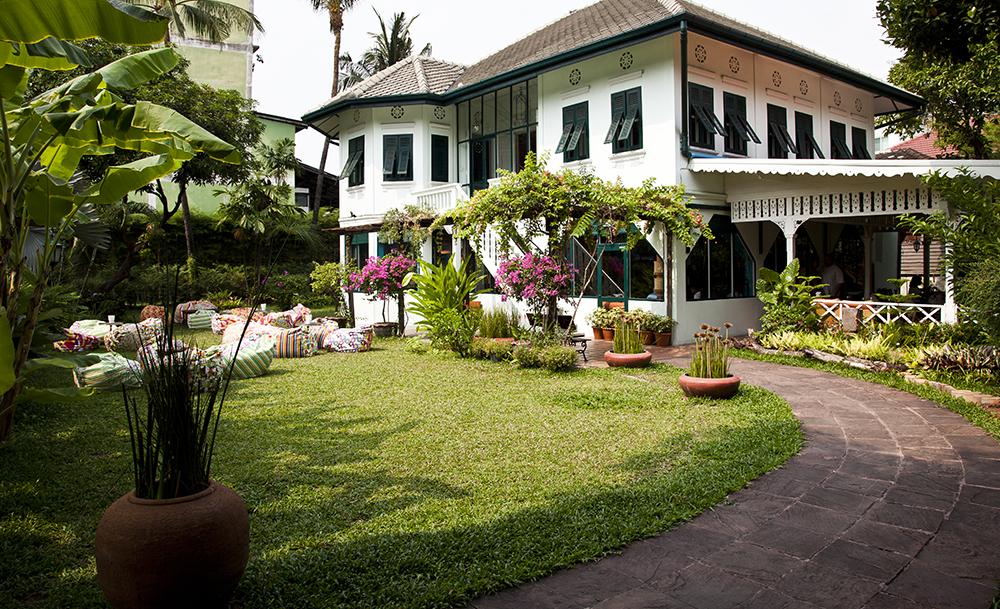 Issaya Siamese Club