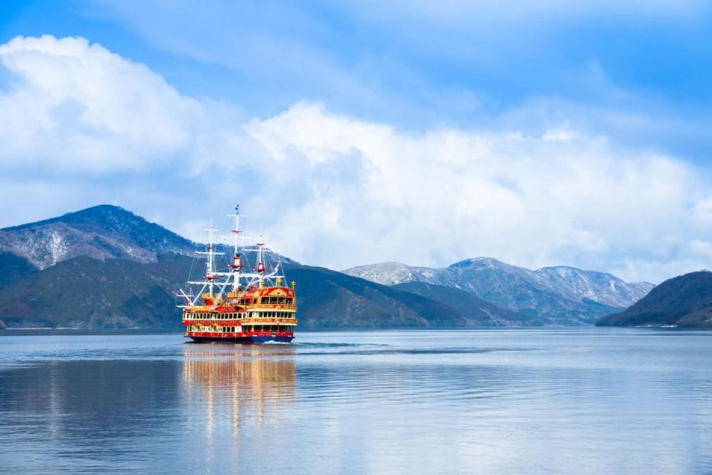 Ashinoko Lake Japan 9