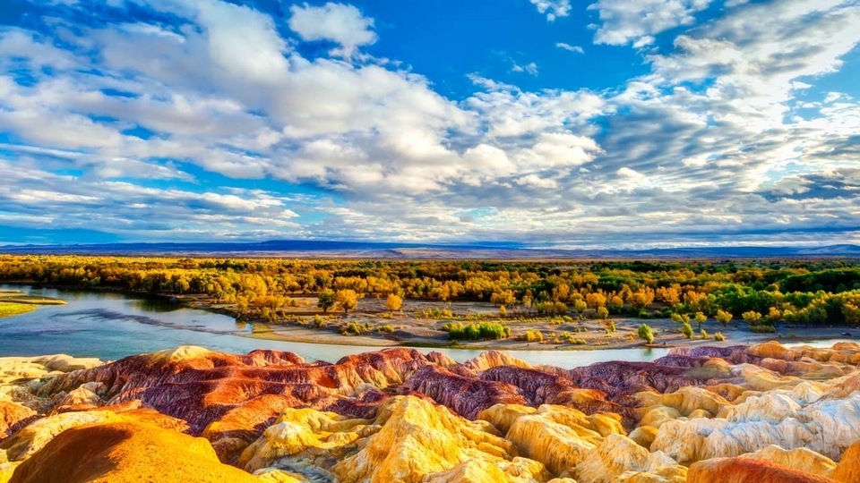 BuerjinYadanLandform_DE-DE7447387339_1366x768