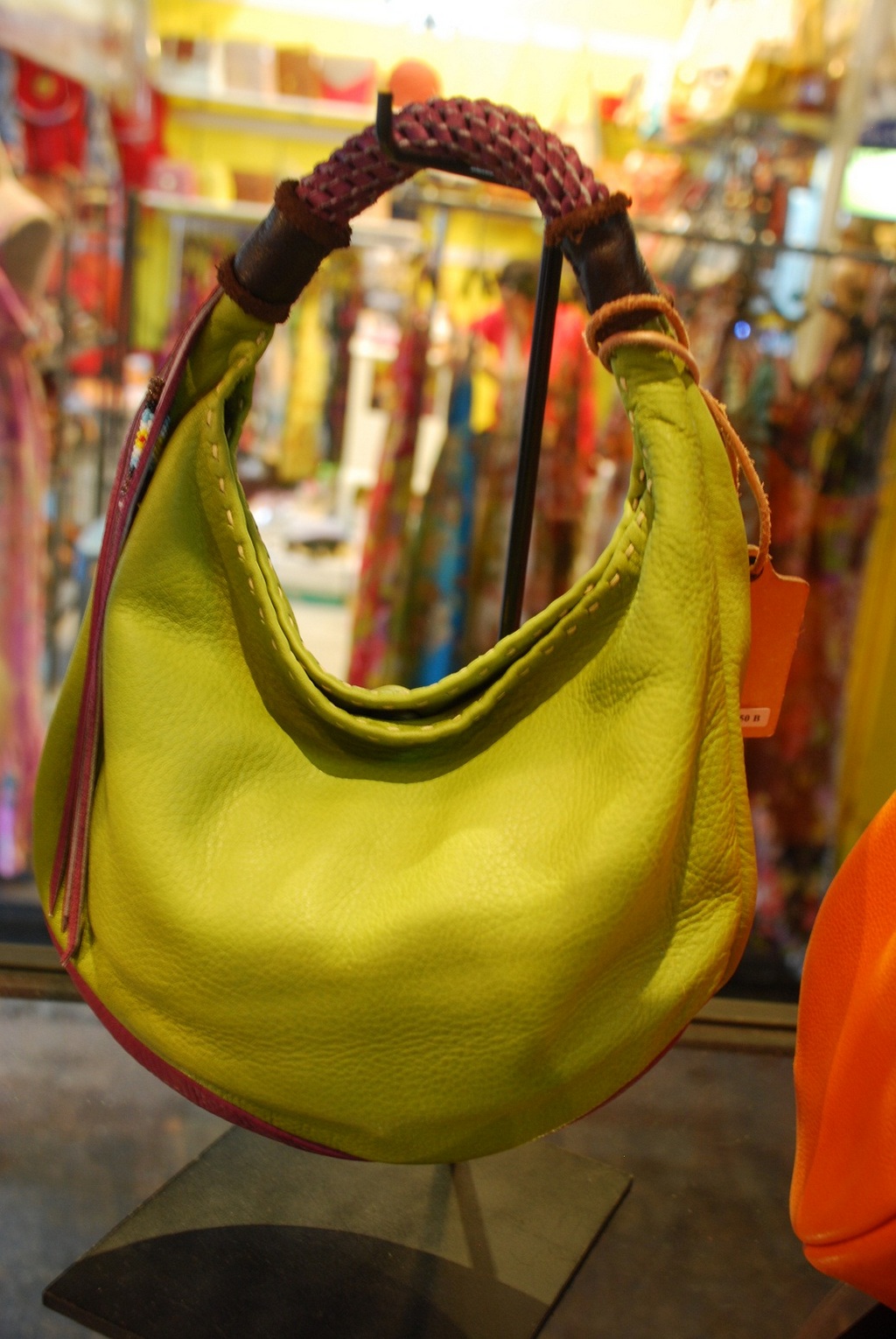 chatichak-guate leather3