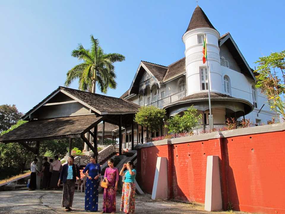 Bogyoke-Aung-San-Museum3