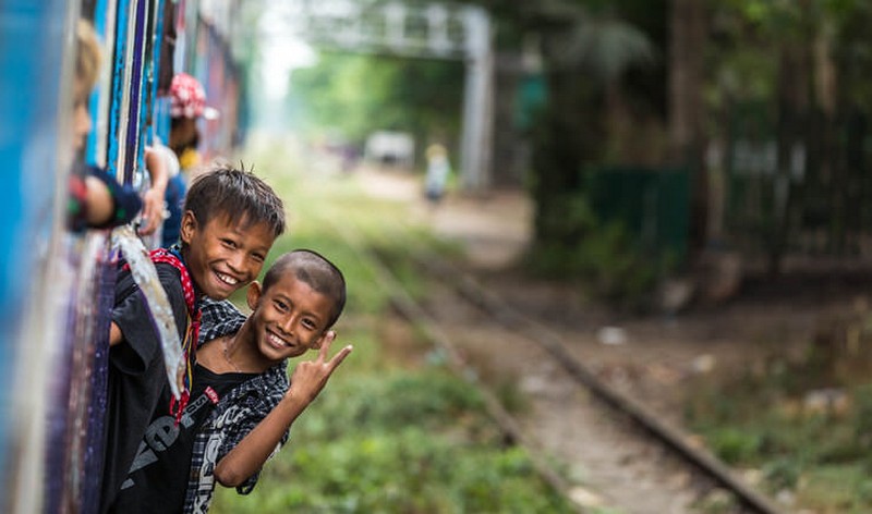 yangon-circle-line-train3