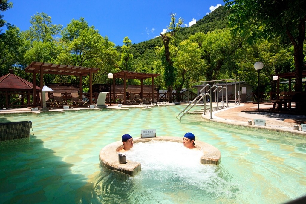 Rueisuei Hot Spring hualien Image by: Hualien travel guide blog.