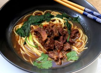 taiwan beef noodle soup