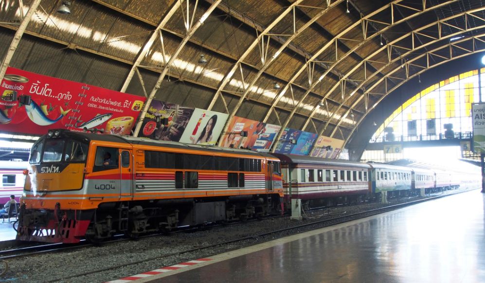 Hua Lam Phong Station