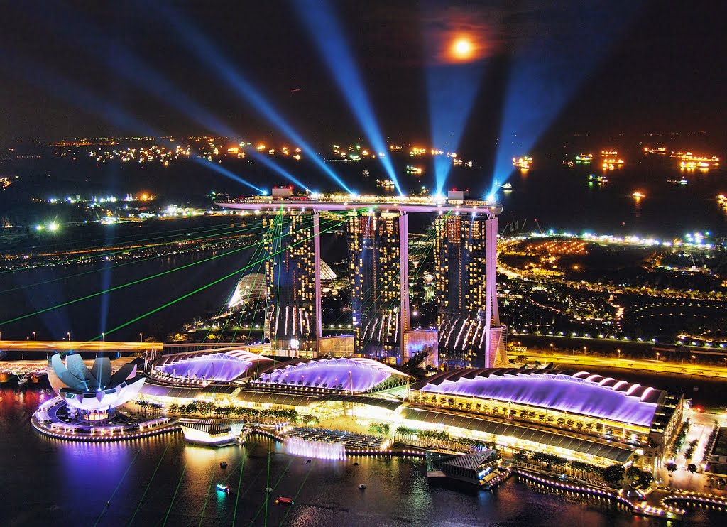 the light show on the shores of Marina Bay