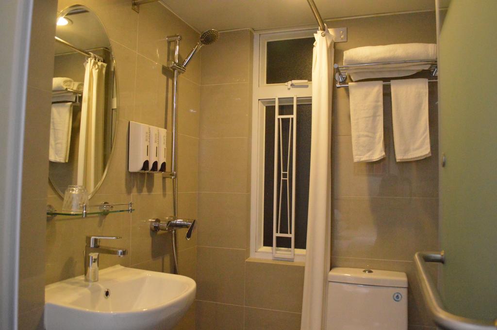 Modern Hotel1
