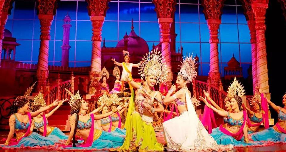 Show Cabaret-pattaya-thailand1