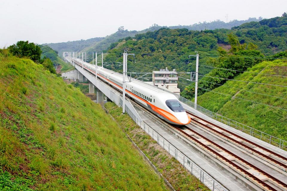 hsr-alishan-plateau-taiwan2