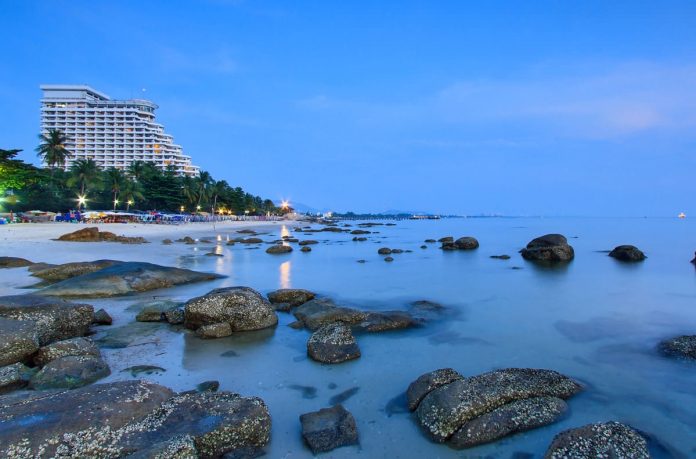 Hua Hin Beach Overview