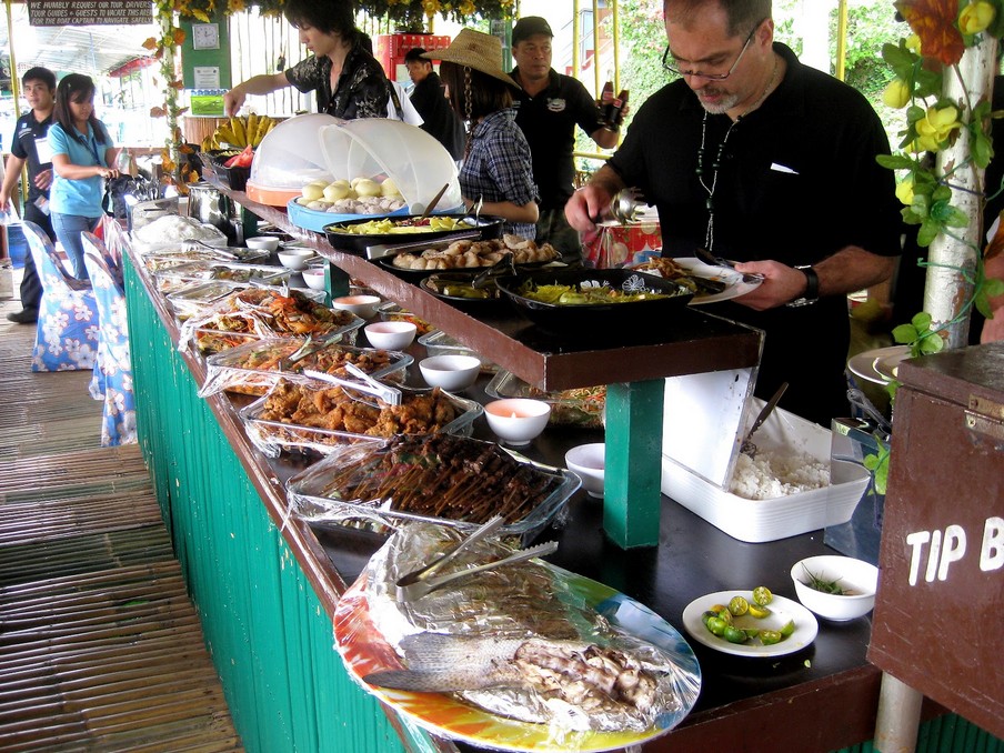 Buffet locboc river