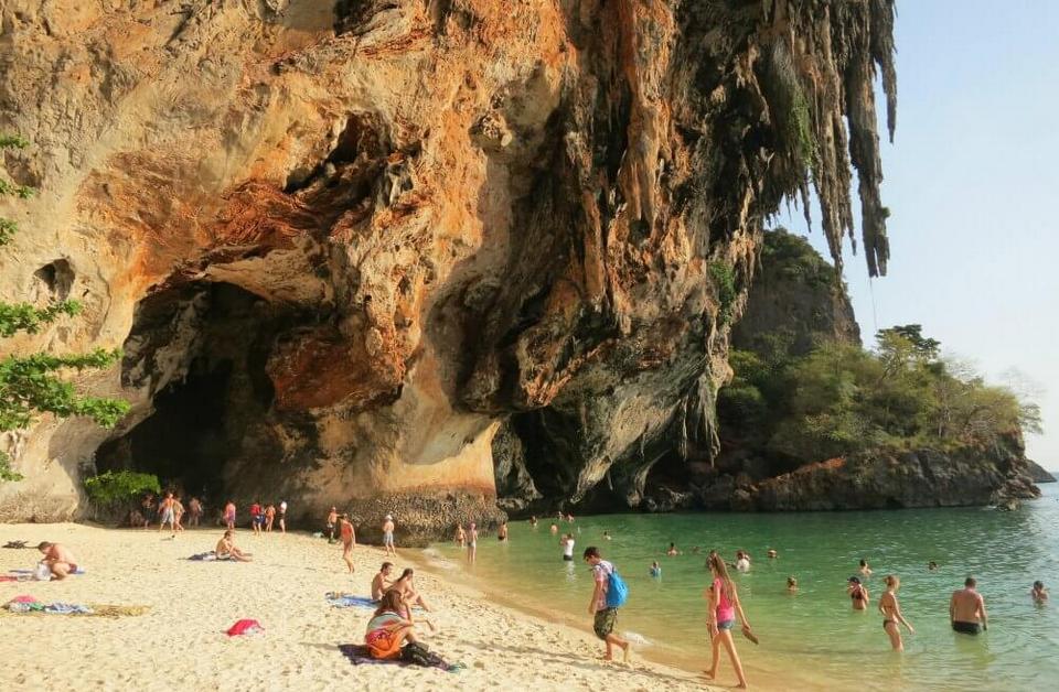 PhraNang Beach-raily