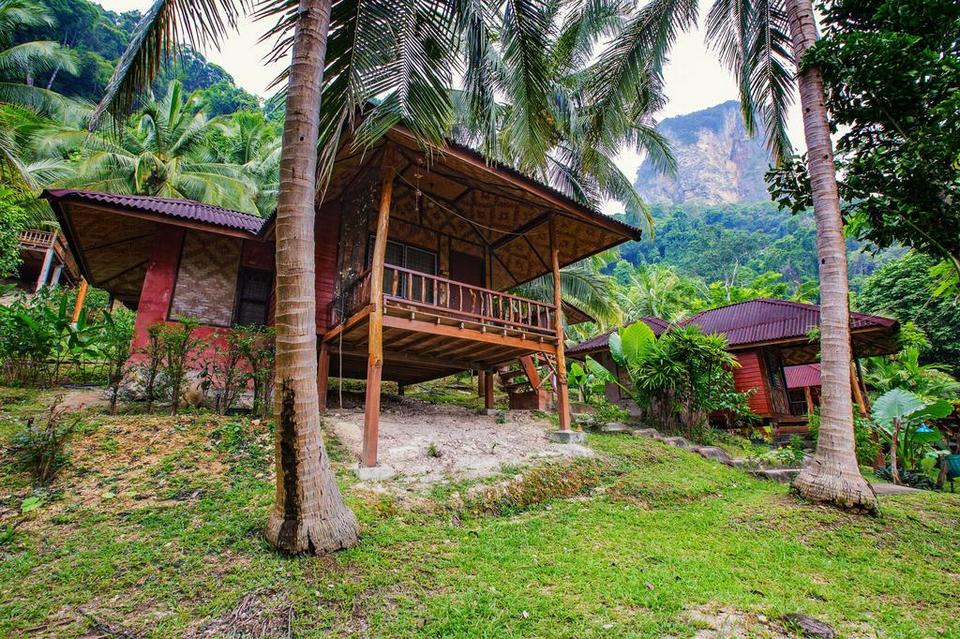 Railay Garden View2