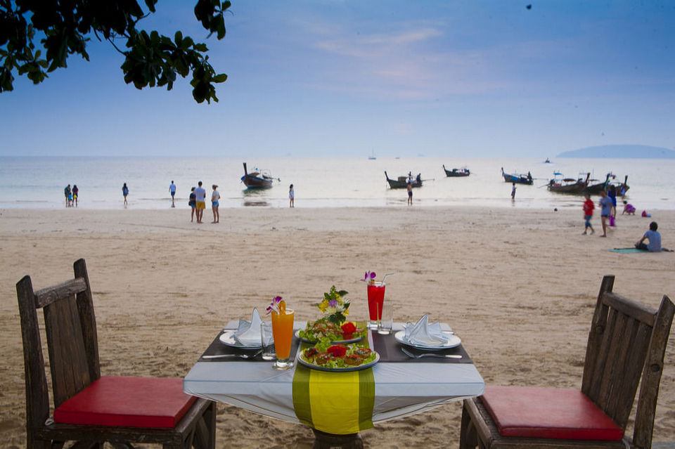 Railay Village3