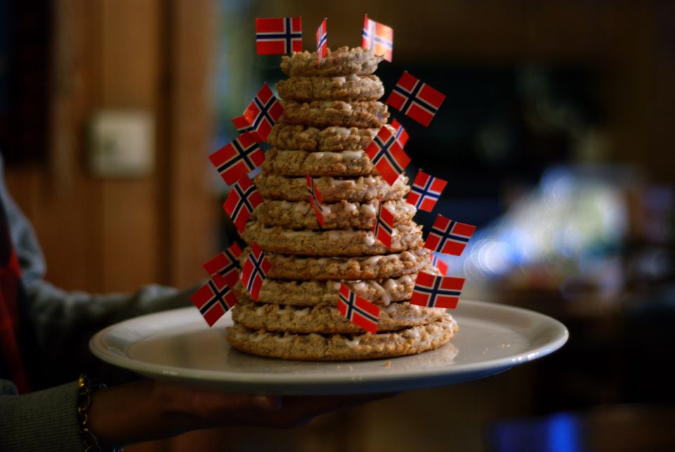 Kransekake cake
