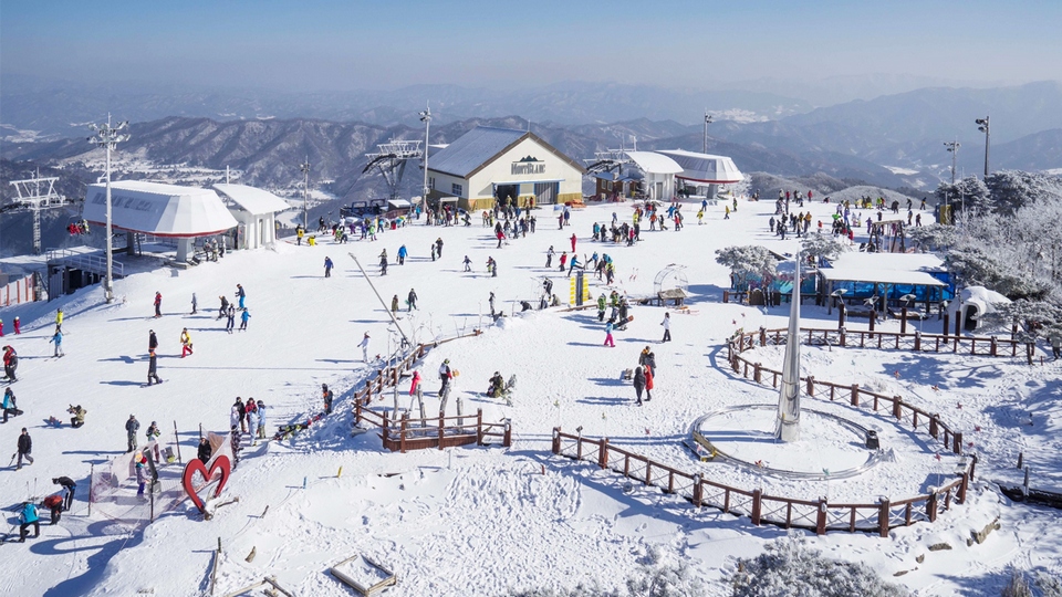 phoenixpark-Ski-Resort Photo by: where to spend christmas in europe 2017 blog.
