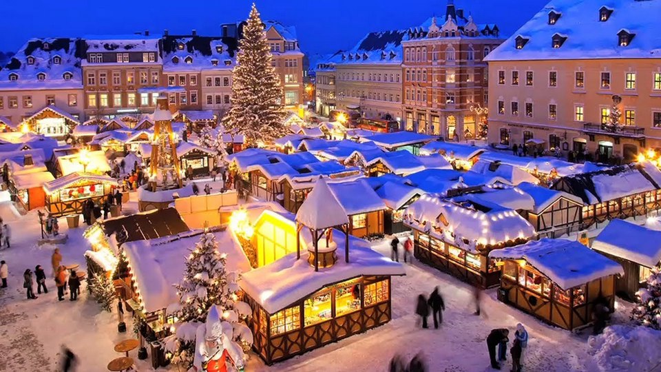 strasbourg market christmas best christmas holiday destinations best christmas towns in the world (1)