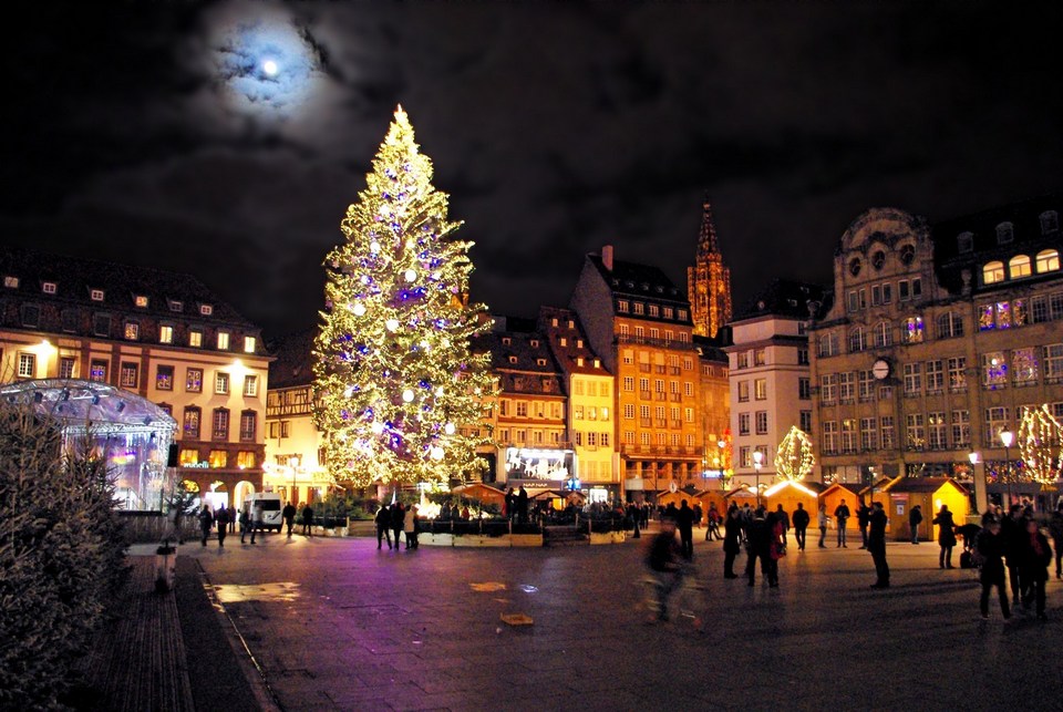 strasbourg market christmas best christmas holiday destinations best christmas towns in the world (1)