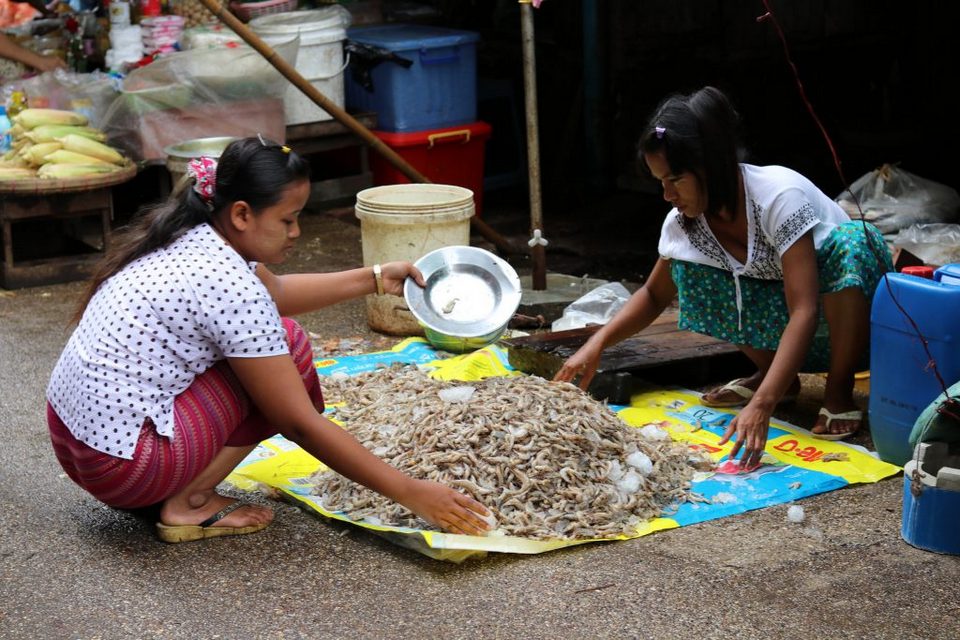 taboos-Myanmar-tours3