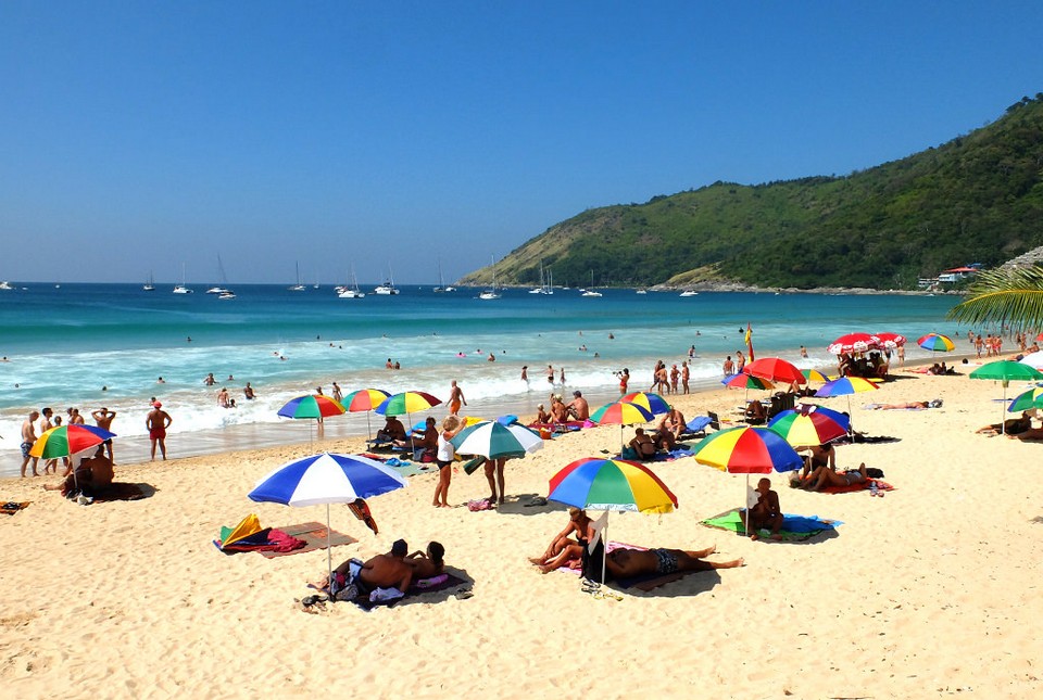 Nai Harn Beach2