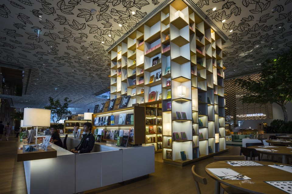 Central Embassy shopping mall bangkok2