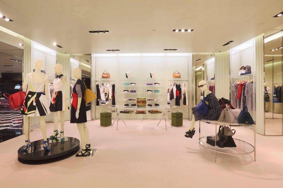 Central Embassy shopping mall bangkok4