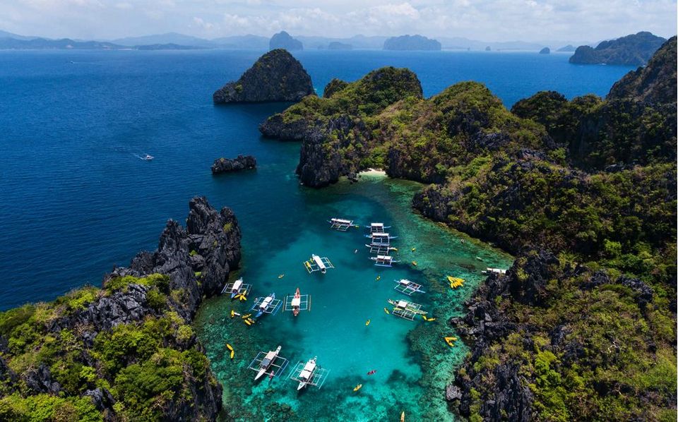 504744-lagoon-palawan