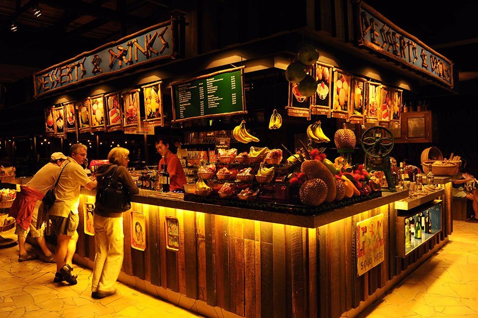 enjoy-your-dinner-in-night-safari-singapore-tours night safari singapore review singapore night safari tips night safari singapore itinerary