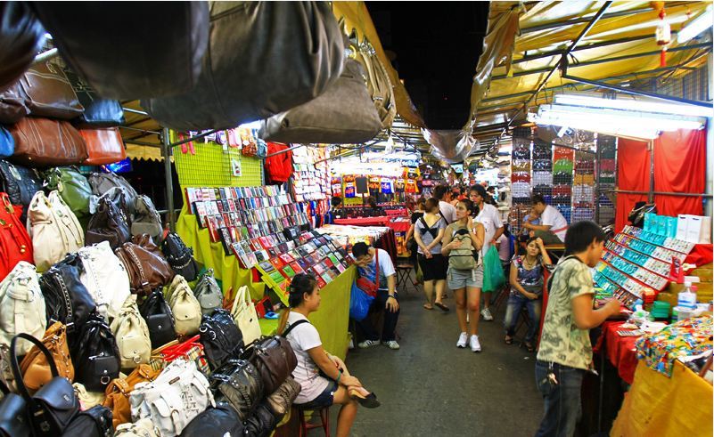 patpong night market in bangkok2
