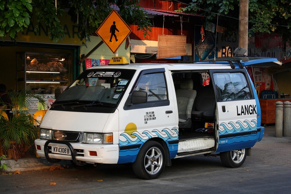 taxi-to-Langkawi-tours-eagle-island