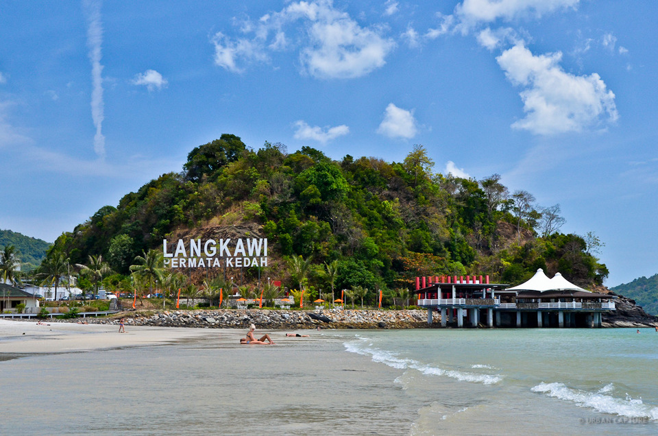 Pantai-Cenang-Langkawi-tours-Malaysia