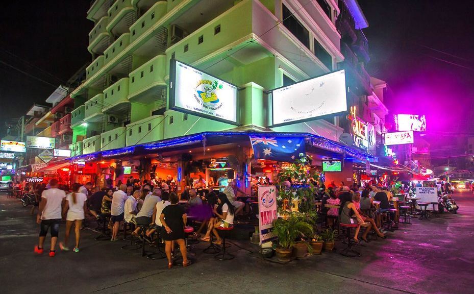 Soi LK Metro-nightlife-pattaya-thailand Image by: what to do in pattaya at night blog.