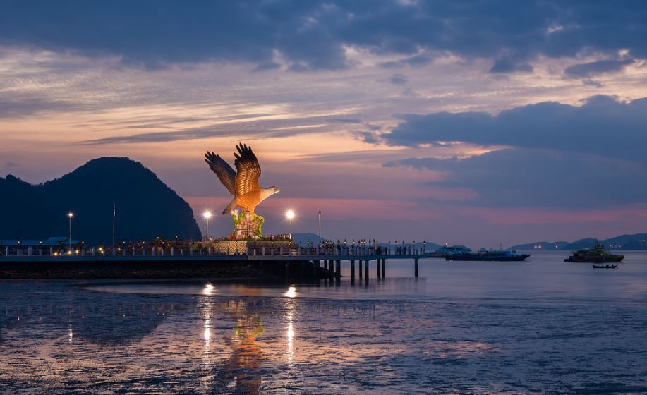 eagle-statue-langkawi-tours-malaysia2