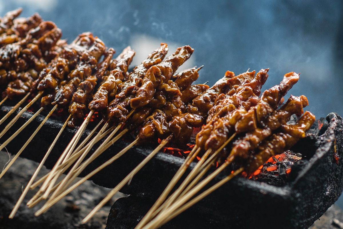 chicken-satay-with-spicy-peanut-sauce-sate-ayam-41949-2