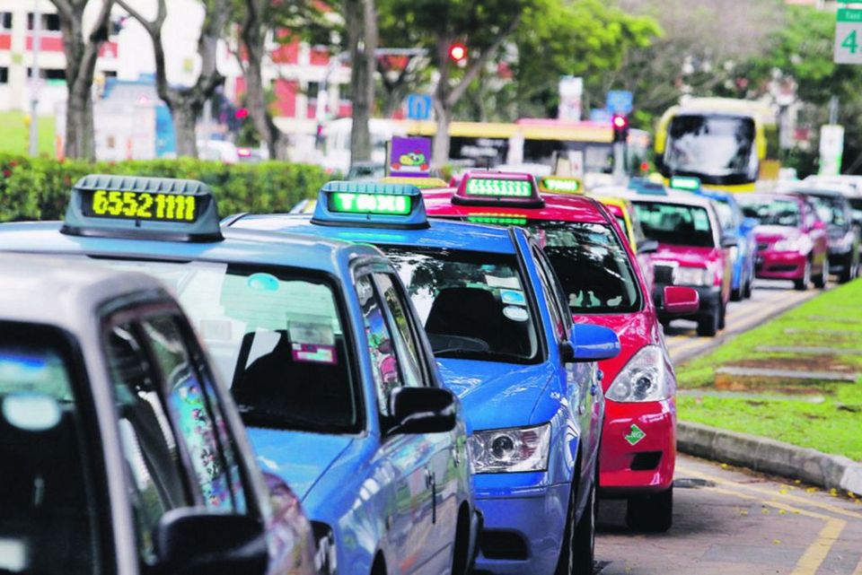 how to get around singapore