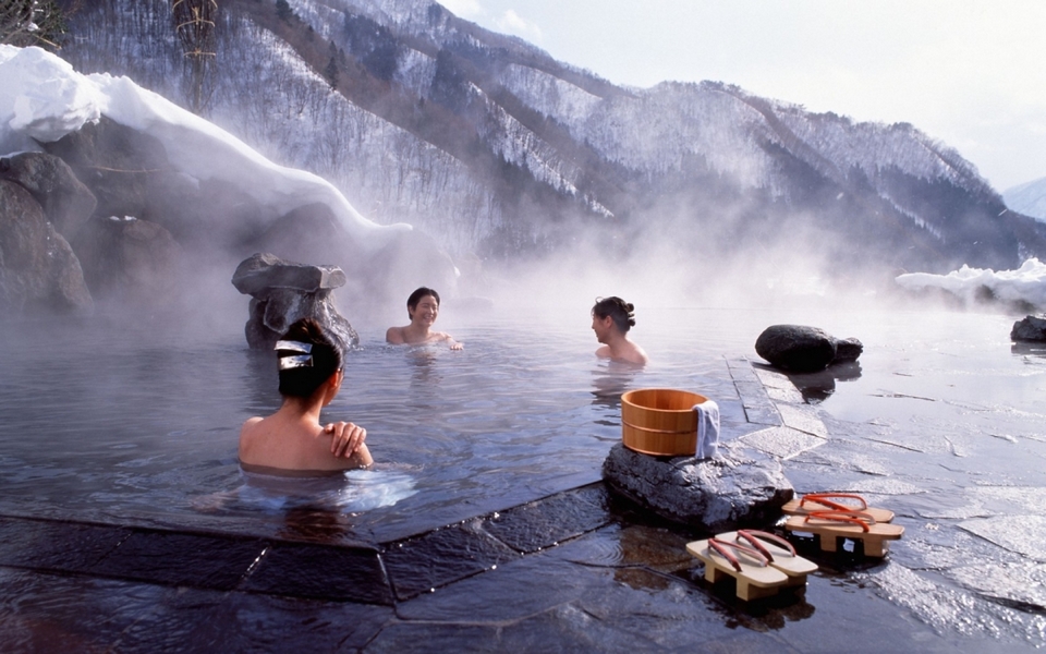 Onsen-in-Winter japan
