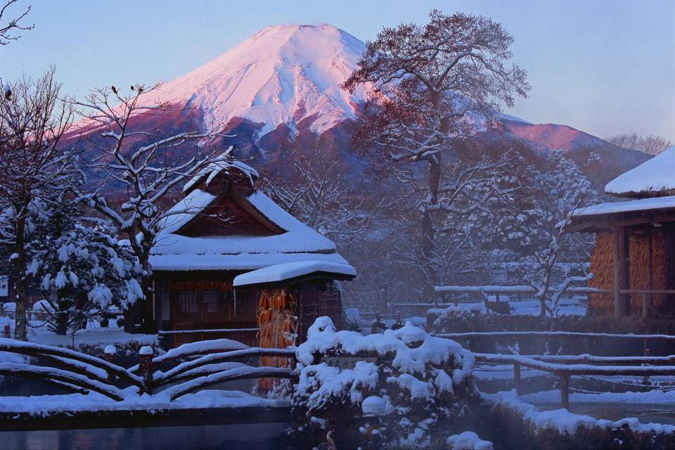 Oshino Hakkai village in winter